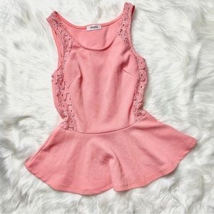 ✨ Persaya Peach Pink Peplum Sleeveless Lace Trim Blouse Tank Size M